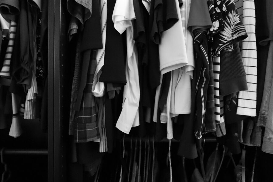 Woman workwear capsule wardrobe closet