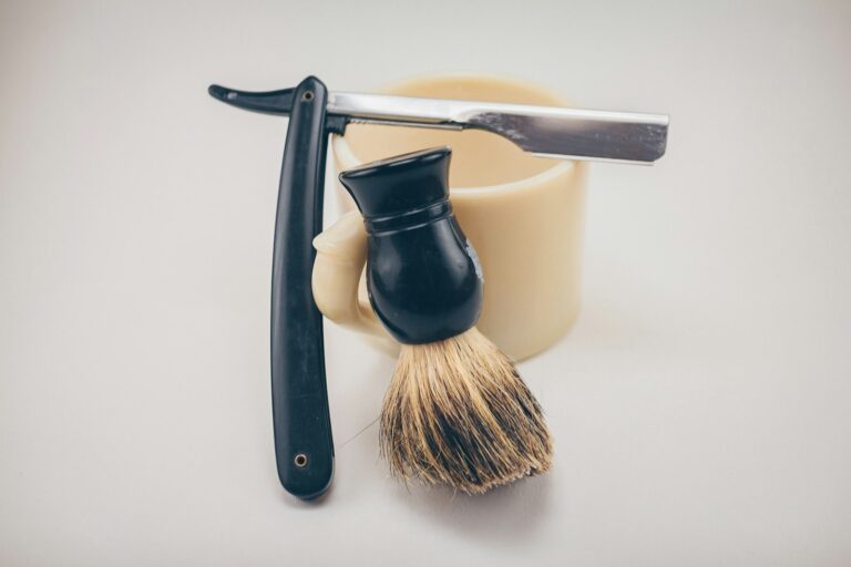 Razor shaving brush towel organizer