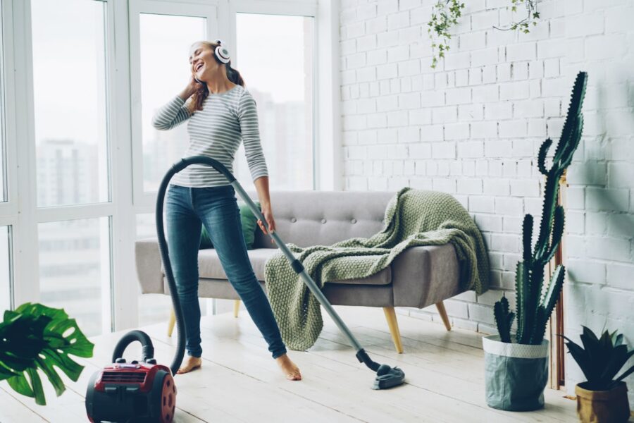 Cleaning gadgets cut weekend chores down size home