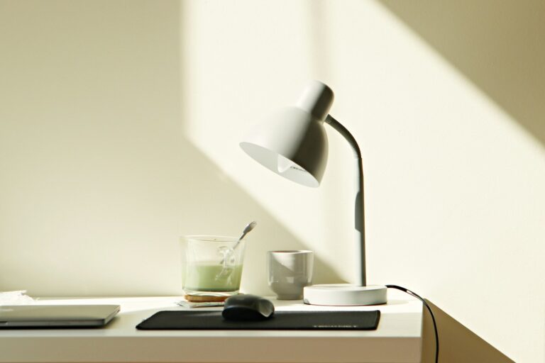 Phone stand wireless earbuds desk lamp