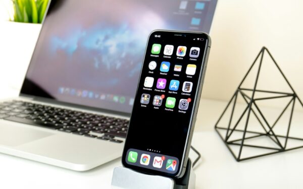 Everyday tech essentials that keep your phone, keys and desk under control