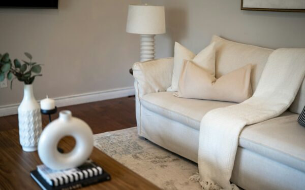 How to build a versatile blanket collection for year-round comfort at home