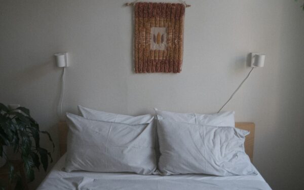 How to choose the right pillows for better sleep and everyday comfort