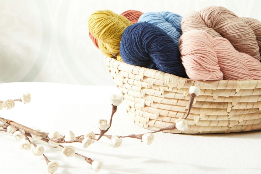 Beginner hobby kits table knitting yarn watercolor set