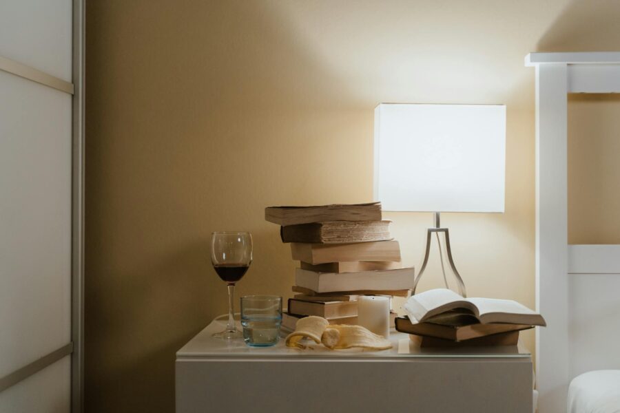 Bedside table lamp