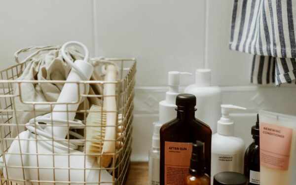 Budget bathroom basics that keep daily routines low-cost but comfortable