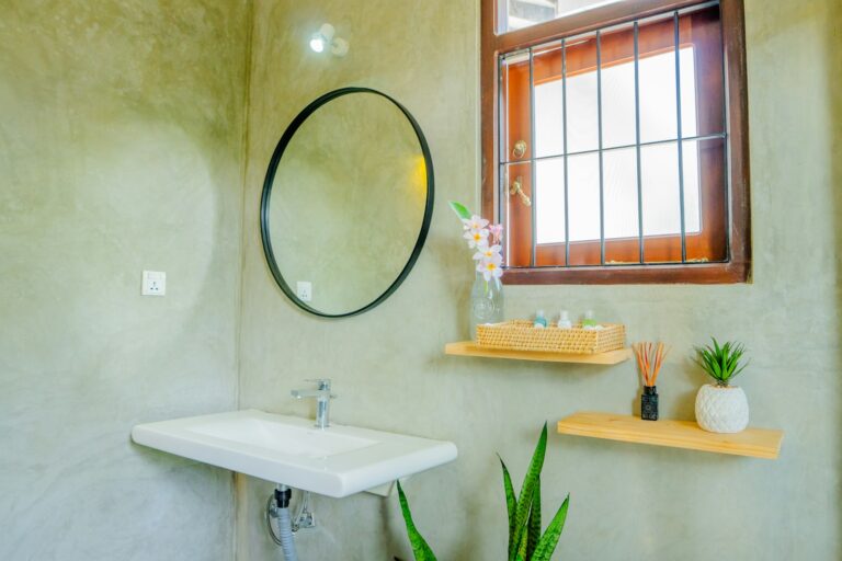 Small bathroom shelves