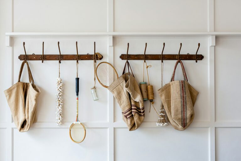 Wall hooks keys