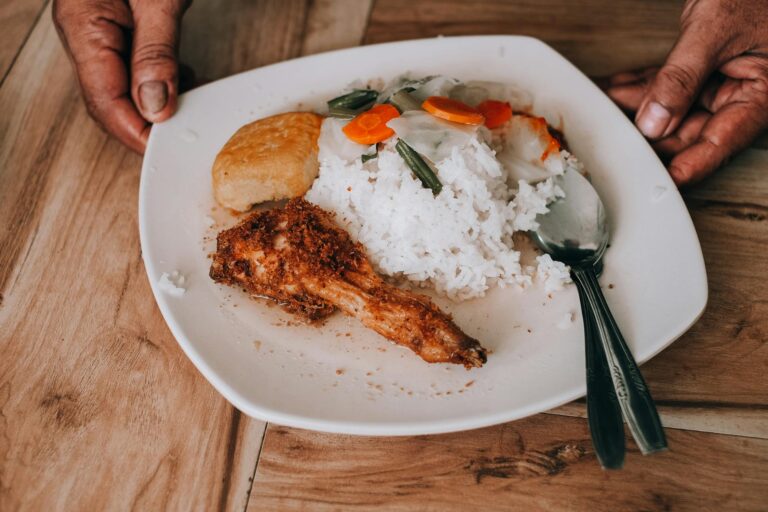 Budget groceries rice