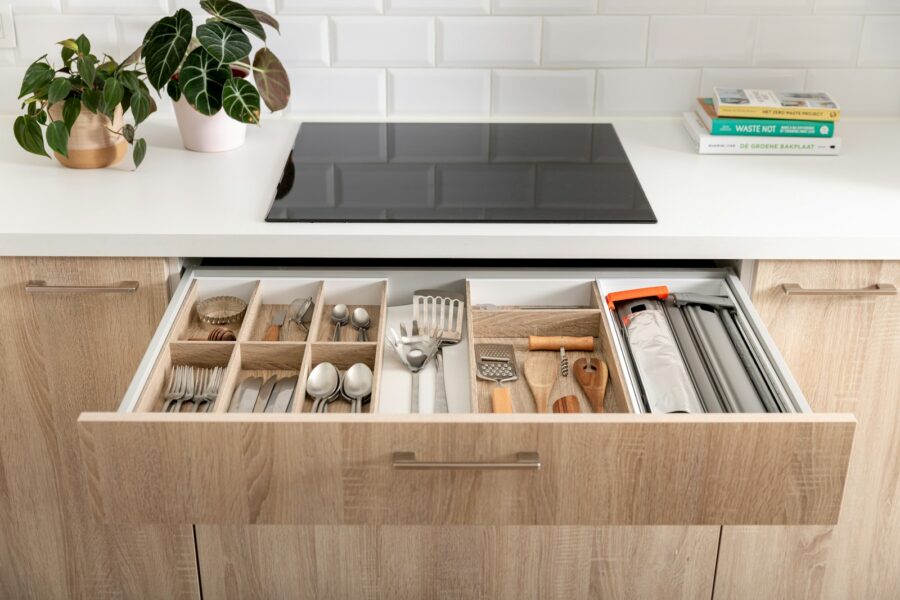 Organized kitchen drawer