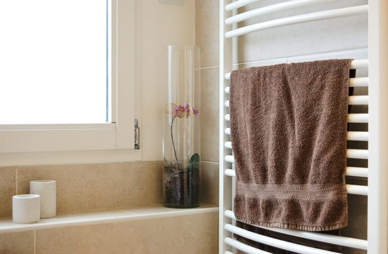 Wall mounted drying