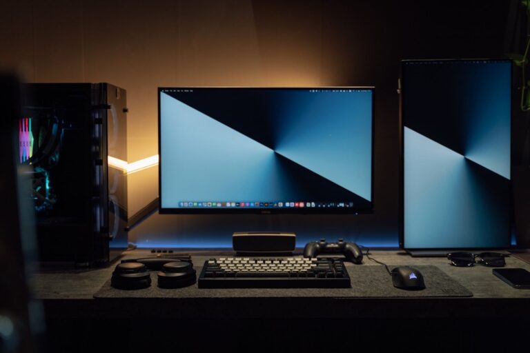 Soundbar desk computer