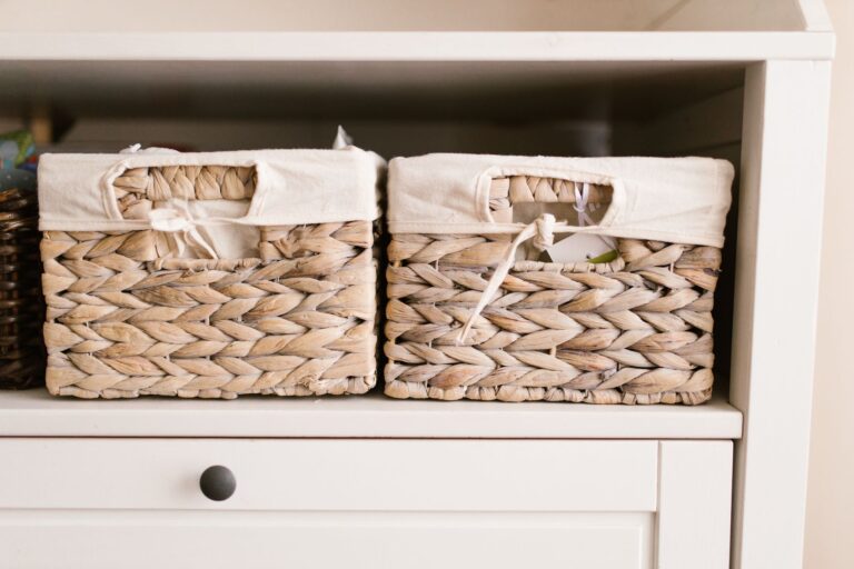 Foldable storage bins