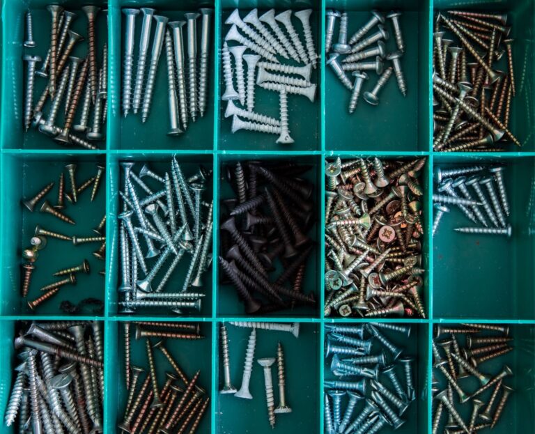 Organized toolbox screws