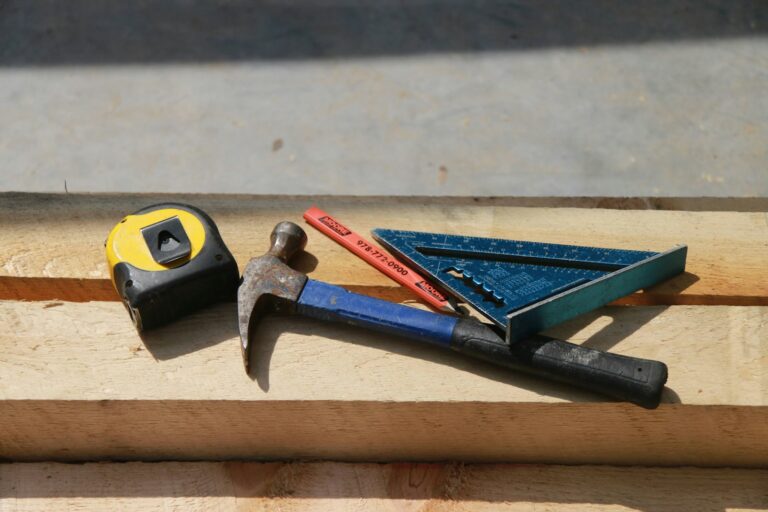 Small home tool