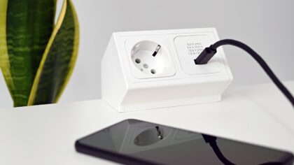 How to choose a fast charger that actually protects your phone and battery