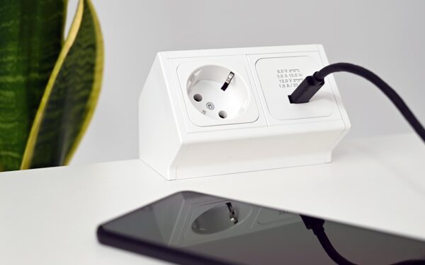 How to choose a fast charger that actually protects your phone and battery