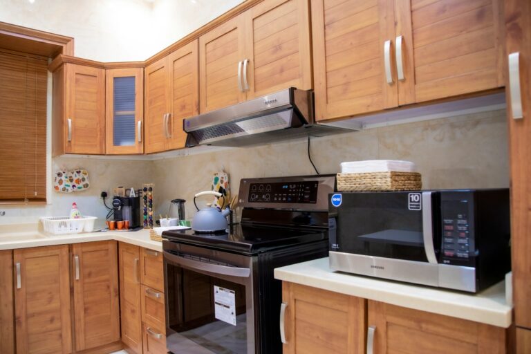 Organized kitchen cabinet