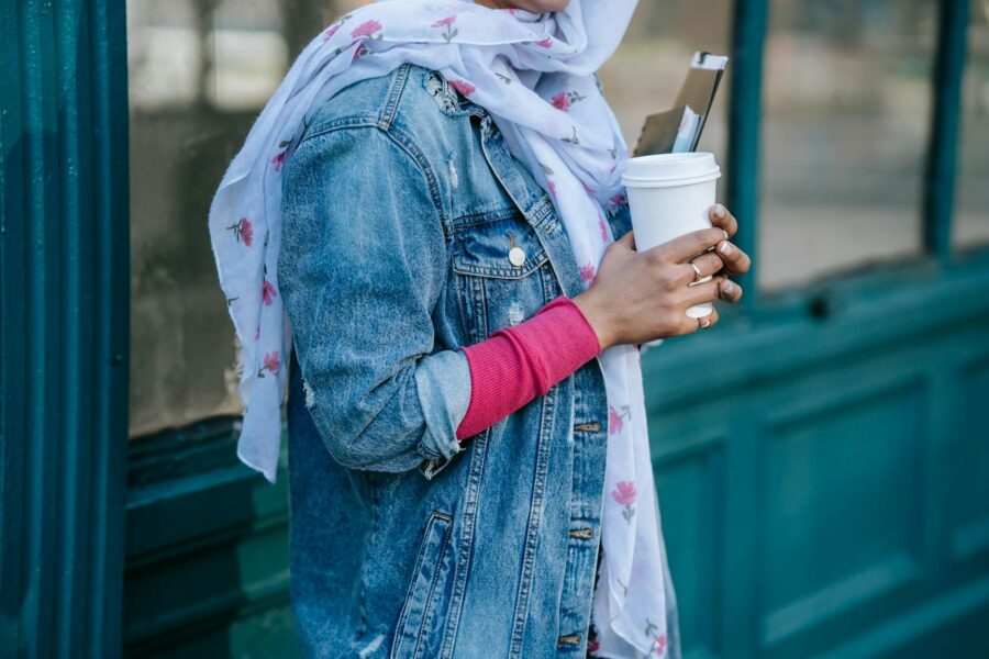 Lightweight scarf woman