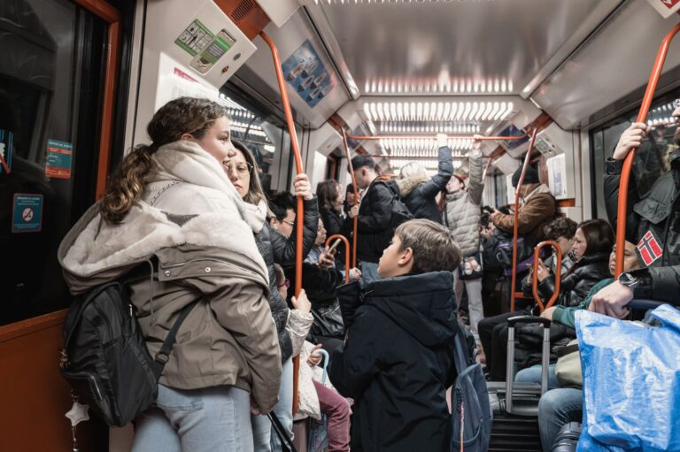 Commuter bus train