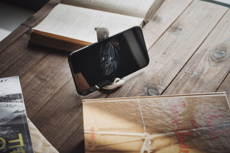 Magnetic phone stand