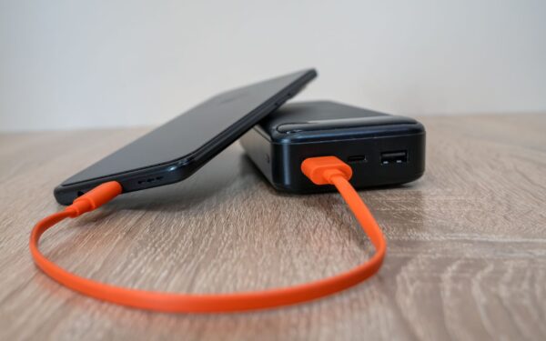 Power banks that fit real life: how to pick the right portable charger for your bag