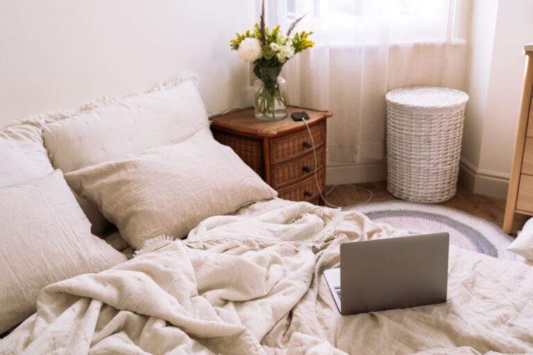 Bedroom linen spray