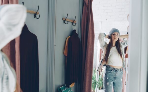 Simple accessories that refresh a basic wardrobe without starting from scratch