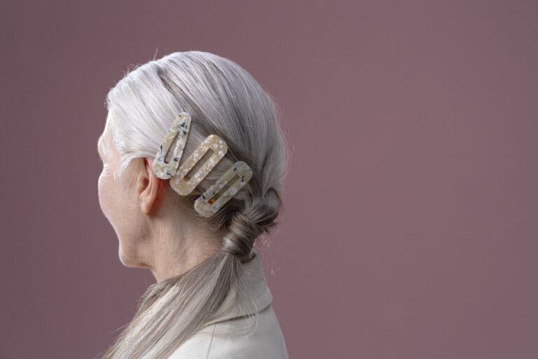Woman hair claw