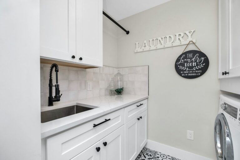 Laundry room mesh