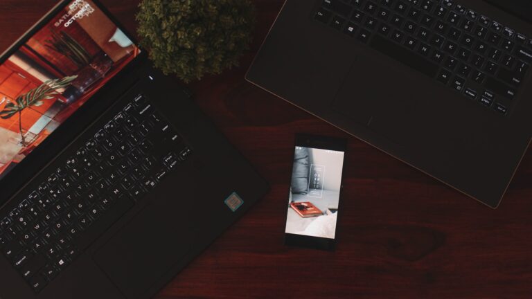 Phone desk stand