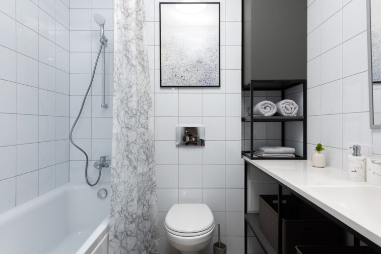 Organized small bathroom