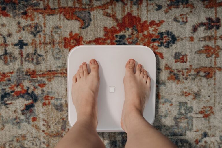 Smart bathroom scale