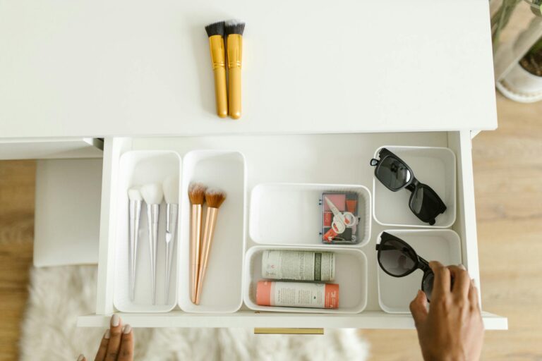 Makeup drawer dividers