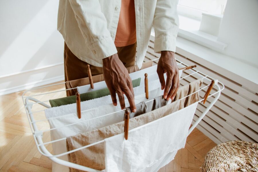 Laundry drying rack
