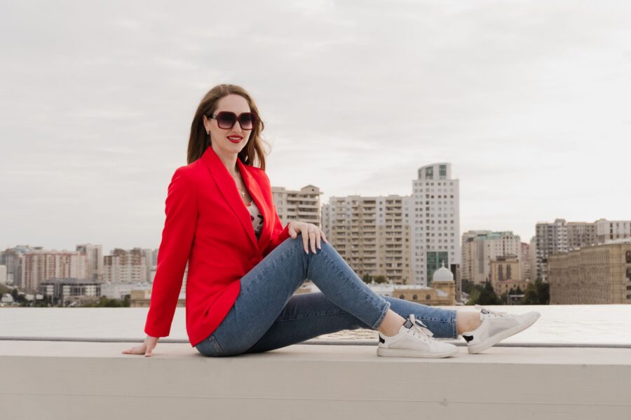 Woman neutral outfit