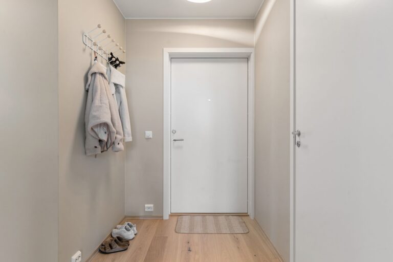 Apartment entryway bench