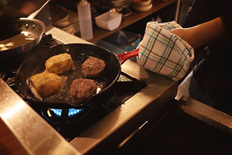 Cast iron pan