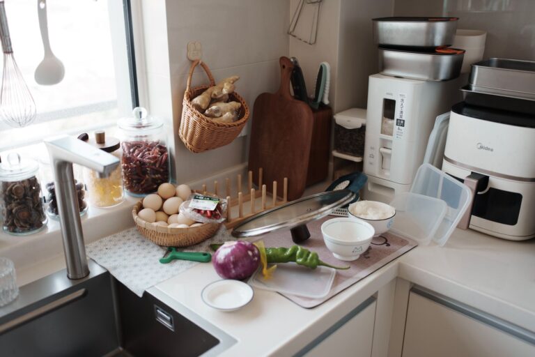 Collapsible kitchen colander