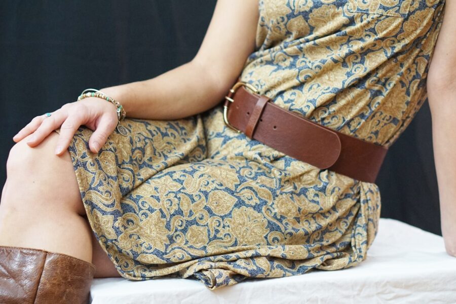 Woman styling belt