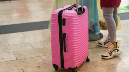 Low-fuss travel outfits that keep you comfortable and polished from airport to arrival