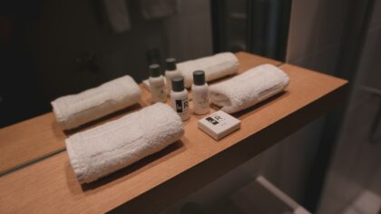 Minimalist bath and shower essentials that keep your routine calm and clutter free