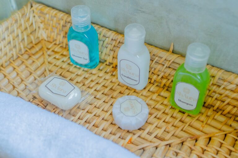 Bath tray candle
