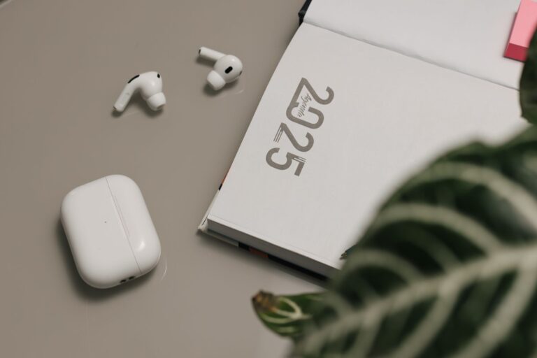 Desk charger wireless