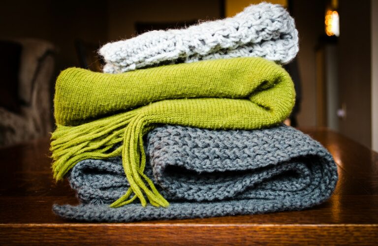 Folded throw blankets