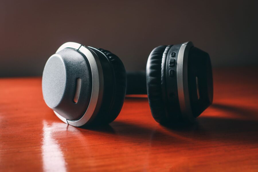 Wireless noise cancelling