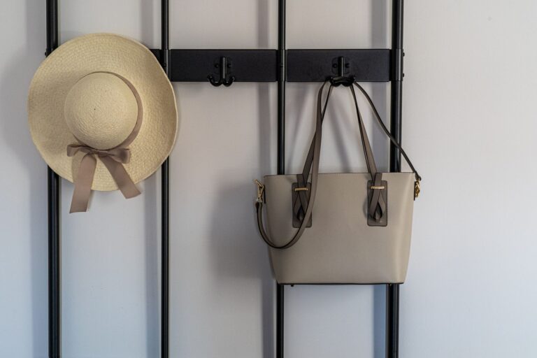 Belt hanging hooks